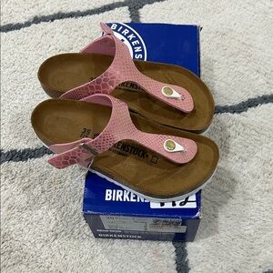 NWT Birkenstock Gizeh Sandals Slip On Shiny Snake Rose Pink NEW Size 35